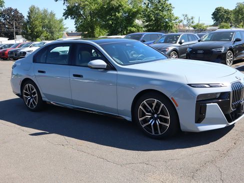 Used 2024 BMW 760i xDrive w/ Premium Package AWD/4WD image 3