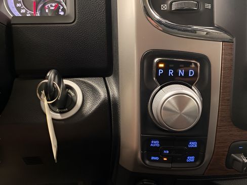 Used 2018 RAM 1500 Laramie AWD/4WD image 14