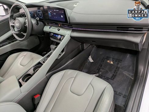 Used 2025 Hyundai Elantra Limited image 31