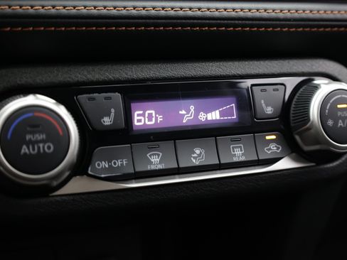 Used 2019 Nissan Kicks SR w/ SR Premium Package FWD image 26