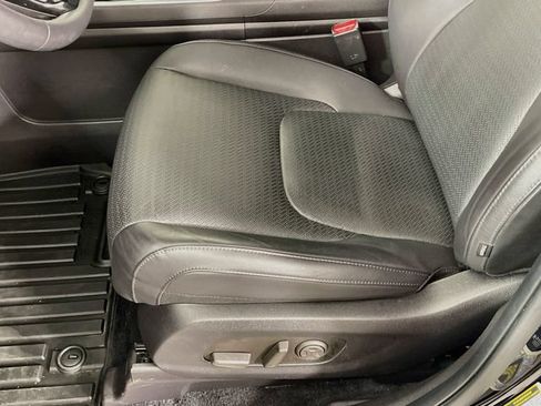Used 2025 Kia Carnival SX Prestige FWD image 21