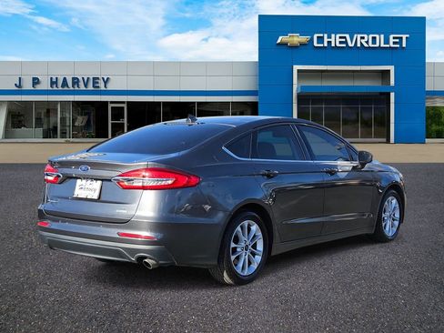 Used 2020 Ford Fusion SE image 4