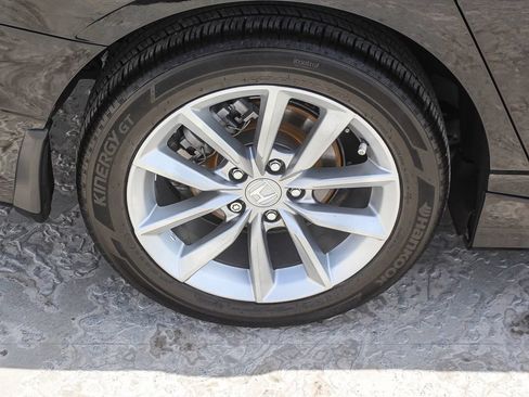 Certified 2022 Honda Accord LX image 9