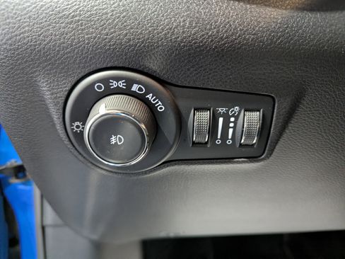 Used 2025 Jeep Compass Limited image 13