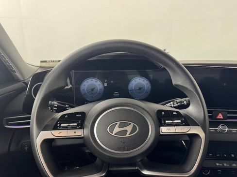 Used 2024 Hyundai Elantra SEL FWD image 15