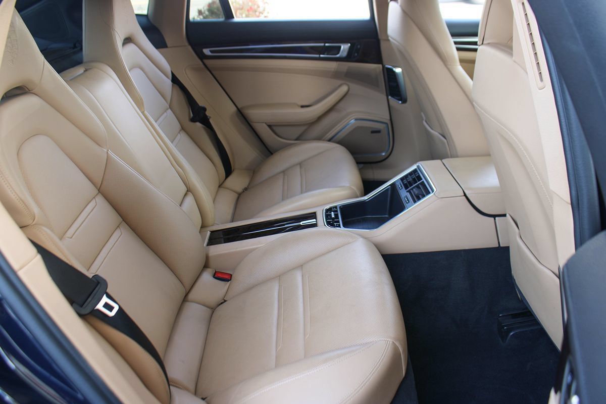 Used 2020 Porsche Panamera 4 E-Hybrid AWD/4WD image 24