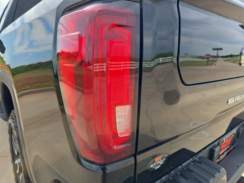 Used 2024 GMC Sierra 1500 AT4 w/ Technology Package AWD/4WD image 33