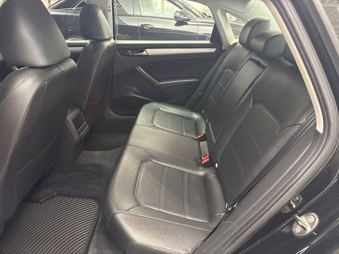 Used 2012 Volkswagen Passat 2.5 SE FWD image 19