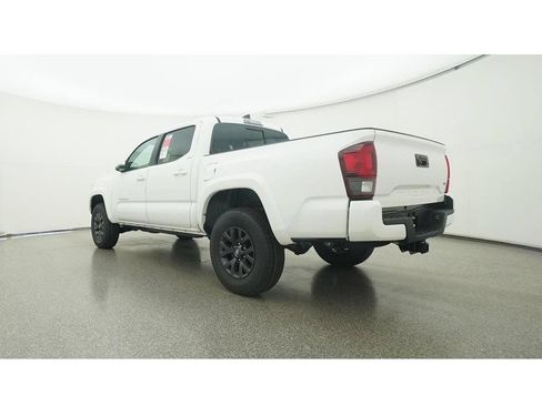 Used 2023 Toyota Tacoma SR5 w/ Technology Package RWD image 27