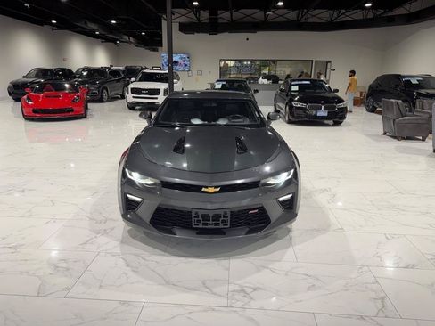 Used 2018 Chevrolet Camaro SS RWD image 2
