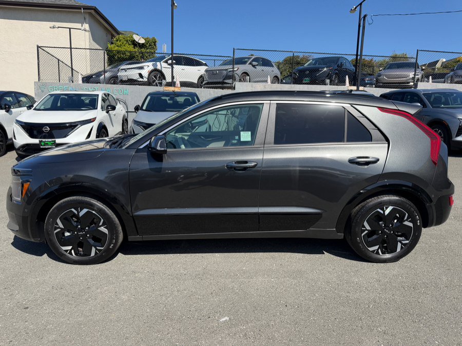 Used 2024 Kia Niro Wave FWD image 8