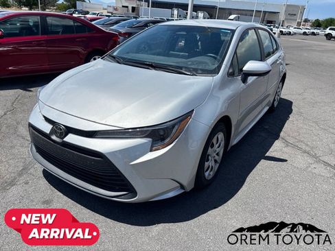 Used 2025 Toyota Corolla LE FWD image 17