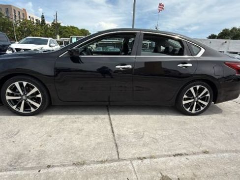 Used 2017 Nissan Altima 3.5 SR FWD image 11