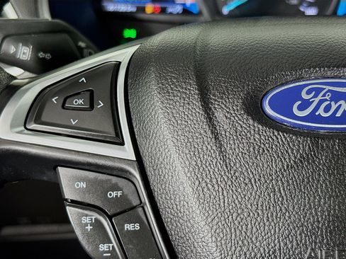 Used 2023 Ford Edge SEL image 13