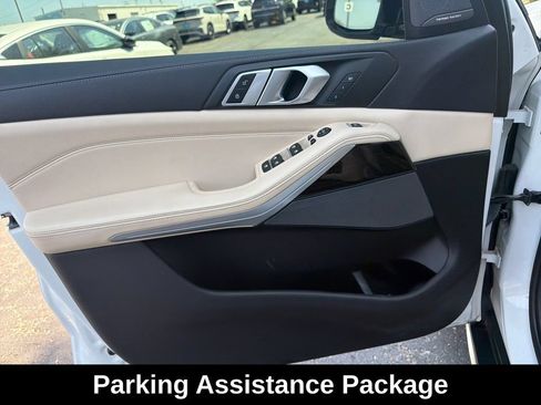 Used 2021 BMW X5 xDrive40i w/ Premium Package AWD/4WD image 11