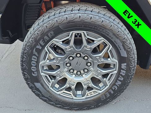 Used 2024 GMC Hummer EV 3X image 12