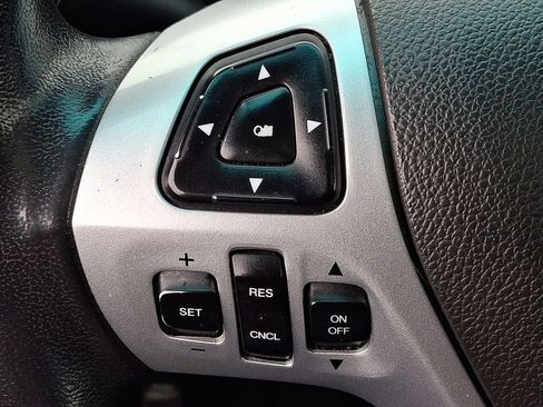 Used 2015 Ford Explorer XLT w/ Equipment Group 202A image 27