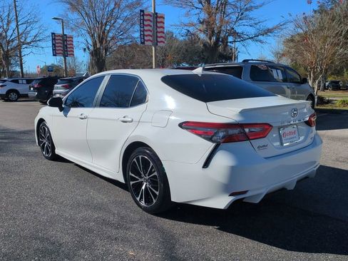 Certified 2019 Toyota Camry SE image 7