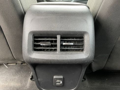 Used 2020 Chevrolet Equinox LT image 28