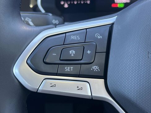 Certified 2024 Volkswagen Jetta SE w/ Panoramic Sunroof Package image 9