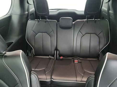 New 2026 Chrysler Pacifica Limited w/ S Appearance Package image 31
