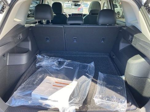 New 2025 Volkswagen Tiguan SE image 60