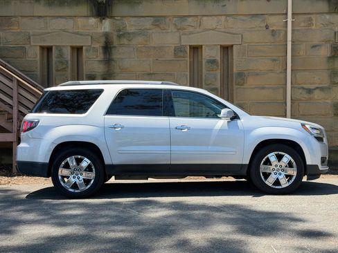 Used 2017 GMC Acadia Limited SLT FWD image 2