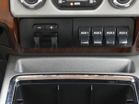 Used 2015 Ford F250 Lariat w/ Chrome Package AWD/4WD image 20