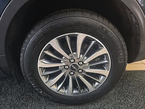 Used 2023 Lincoln Nautilus AWD w/ Premium Package image 43