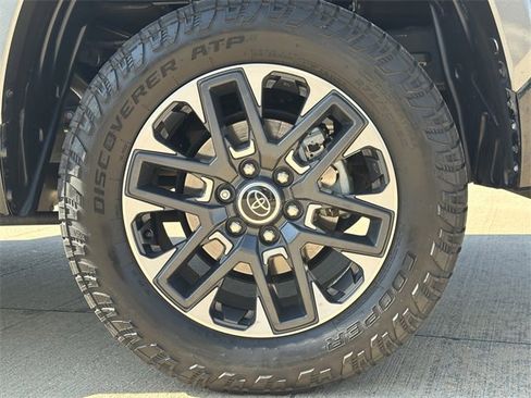 Used 2023 Toyota Tundra Limited image 9