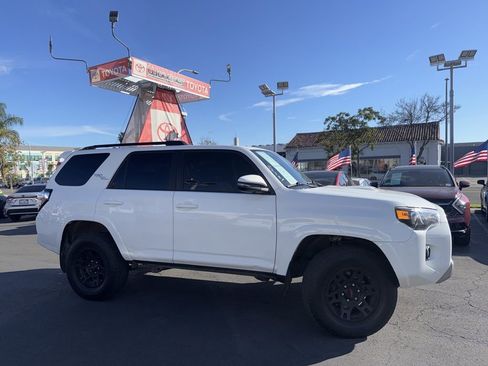 Used 2019 Toyota 4Runner TRD Off-Road Premium image 6