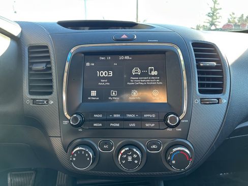 Used 2017 Kia Forte S image 16