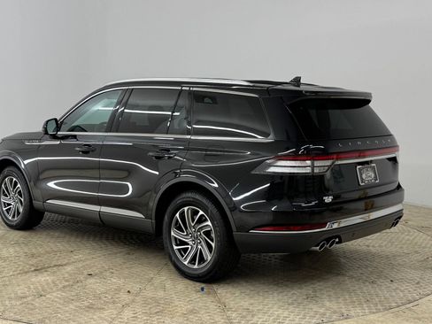Used 2024 Lincoln Aviator AWD image 3
