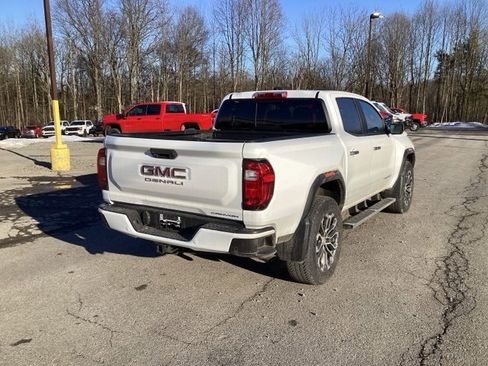 Used 2023 GMC Canyon Denali image 7