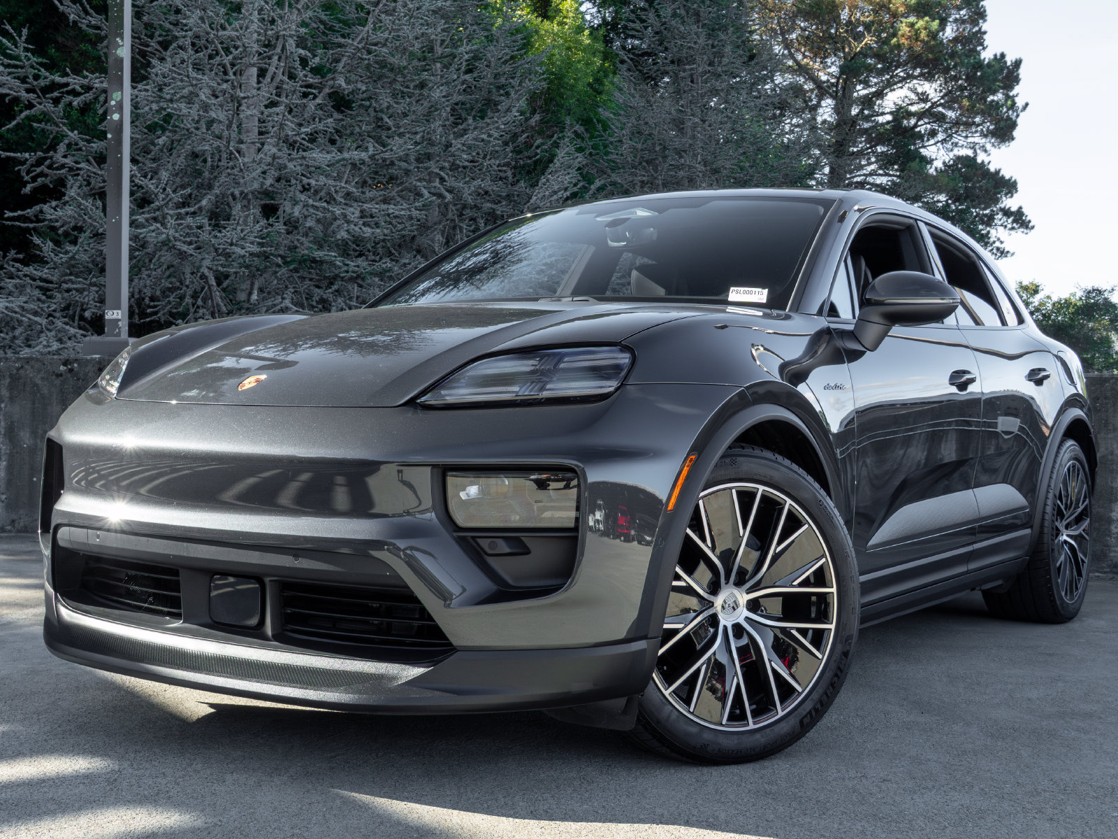 Certified 2025 Porsche Macan 4 Electric AWD/4WD image 7