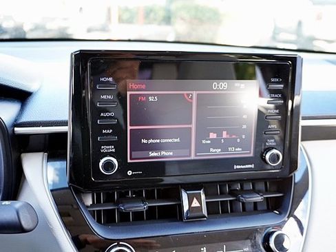 Used 2022 Toyota Corolla Cross L image 25