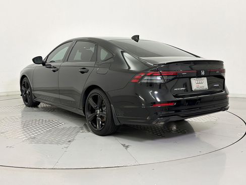 Used 2025 Honda Accord Sport image 3