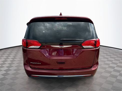 Used 2017 Chrysler Pacifica Touring Plus w/ Tire & Wheel Group image 7