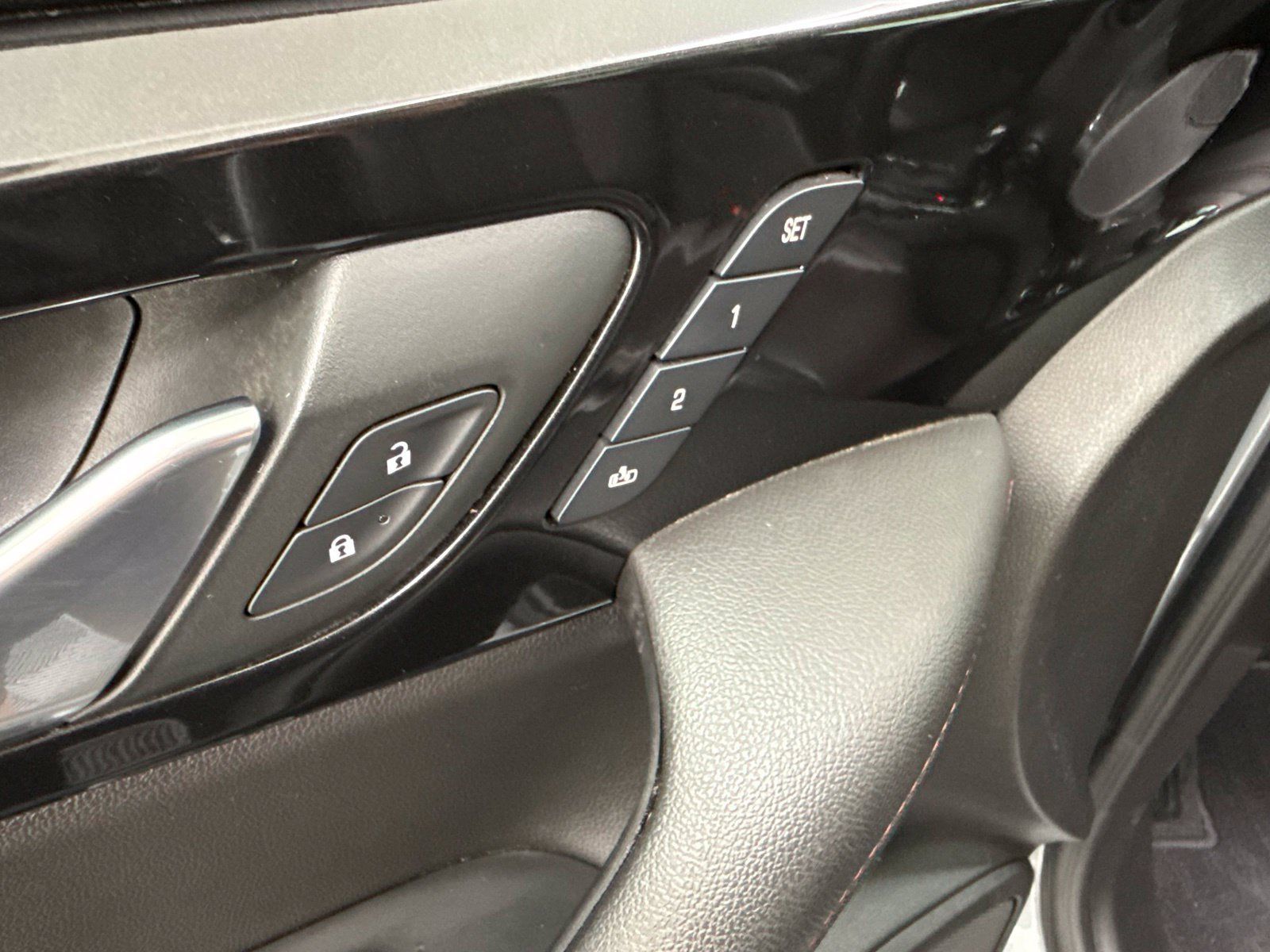 Used 2024 Chevrolet Blazer RS w/ Enhanced Convenience Package FWD image 14