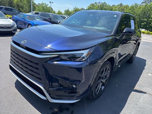 Used 2025 Lexus TX 500h AWD w/ Technology Package image 7