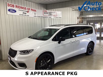 Used 2025 Chrysler Pacifica Limited