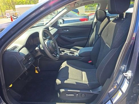 Used 2025 Honda Accord SE image 13