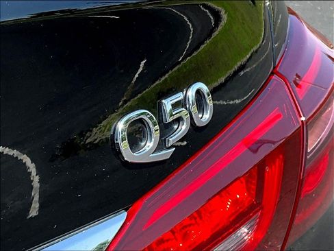Used 2019 INFINITI Q50 Luxe w/ Essential Package (3.0T Luxe) AWD/4WD image 23