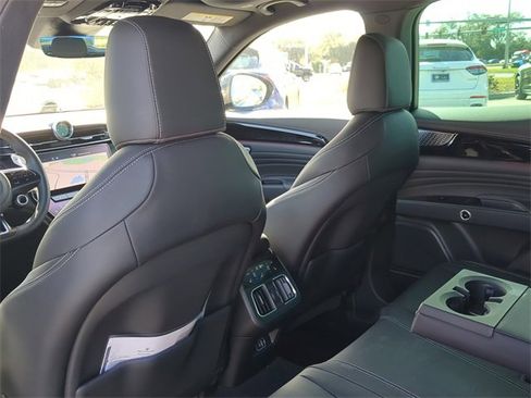 New 2025 Maserati Grecale Modena image 11