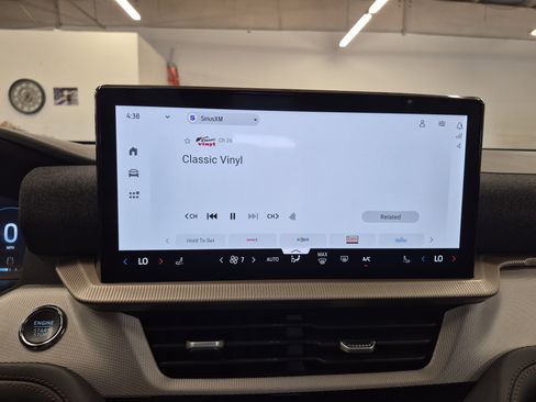 Certified 2025 Ford Explorer Active RWD image 33