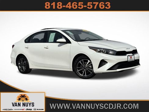 Used 2023 Kia Forte LXS image 1