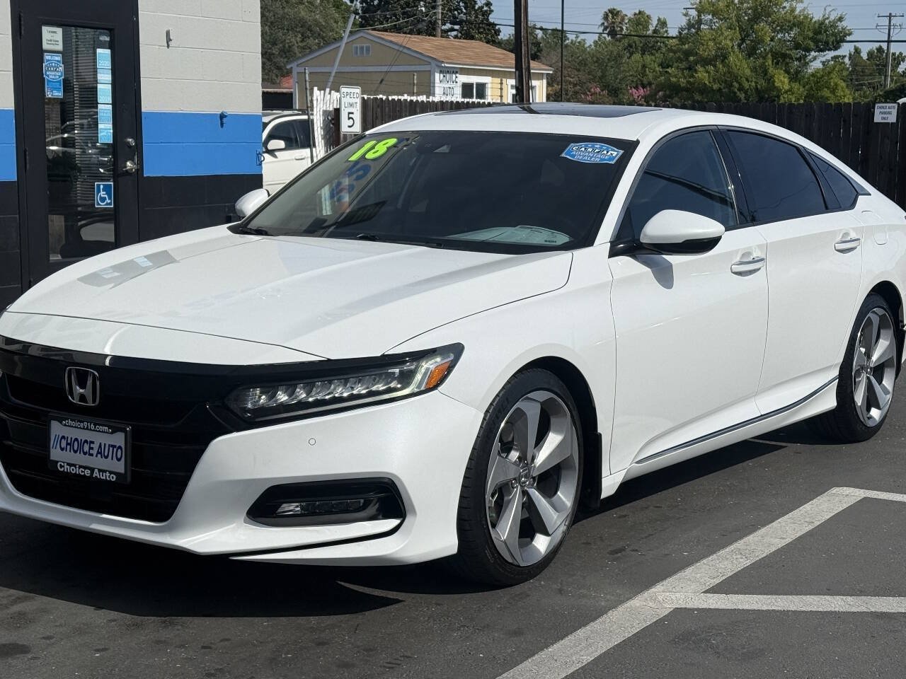 Used 2018 Honda Accord Touring image 3