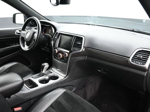Used 2017 Jeep Grand Cherokee Altitude image 44