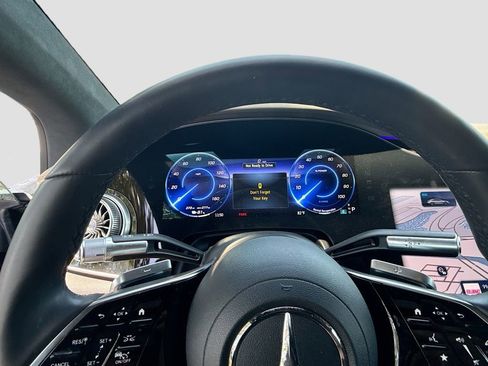 Used 2023 Mercedes-Benz EQS 580 4MATIC Sedan image 12