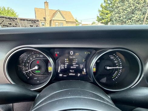 Used 2023 Jeep Wrangler Unlimited w/ Cold Weather Group AWD/4WD image 44